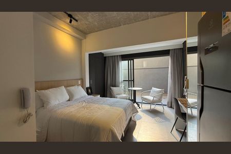 Studio à venda com 33m², 1 quarto e 1 vaga Studio à venda com 33m², 1 quarto e 1 vagaSala / Quarto