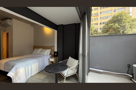 Studio à venda com 33m², 1 quarto e 1 vaga Studio à venda com 33m², 1 quarto e 1 vagaSala / Quarto