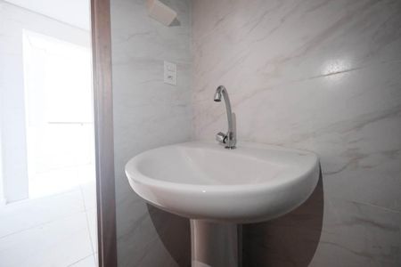 Apartamento para alugar com 43m², 2 quartos e sem vagaBanheiro