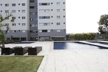 Apartamento à venda com 130m², 4 quartos e 4 vagasÁrea comum - Piscina