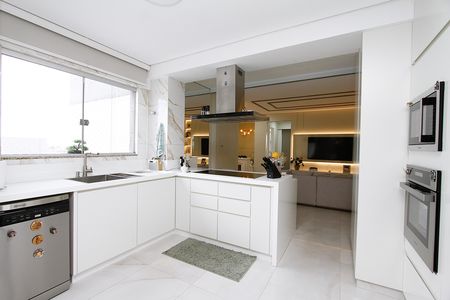 Apartamento à venda com 130m², 4 quartos e 4 vagasCozinha