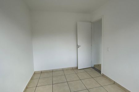 Quarto 2 de apartamento para alugar com 2 quartos, 46m² em Mantiquira, Duque de Caxias
