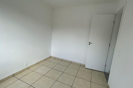 Quarto 2 de apartamento para alugar com 2 quartos, 46m² em Mantiquira, Duque de Caxias