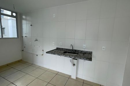 Cozinha de apartamento para alugar com 2 quartos, 46m² em Mantiquira, Duque de Caxias