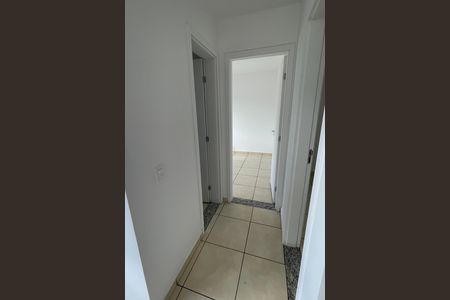 Corredor de apartamento para alugar com 2 quartos, 46m² em Mantiquira, Duque de Caxias