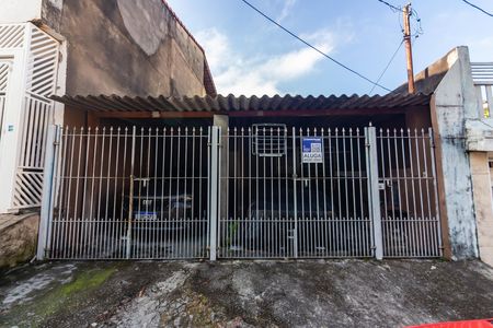 Casa para alugar com 180m², 2 quartos e 2 vagasFachada