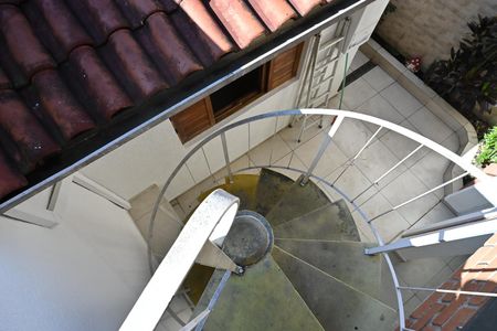 Escada de casa para alugar com 2 quartos, 125m² em Cidade Intercap, Taboão da Serra