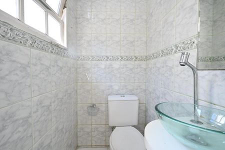 Banheiro de Serviço de casa para alugar com 2 quartos, 125m² em Cidade Intercap, Taboão da Serra