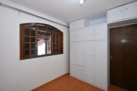 Quarto 1 de casa para alugar com 2 quartos, 125m² em Cidade Intercap, Taboão da Serra