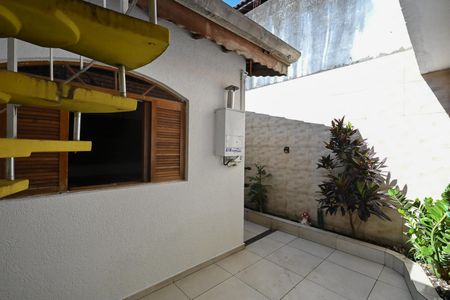 Casa para alugar com 125m², 2 quartos e 2 vagasQuintal
