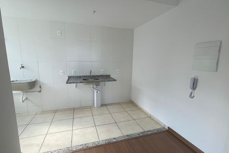 Cozinha de apartamento para alugar com 2 quartos, 46m² em Mantiquira, Duque de Caxias