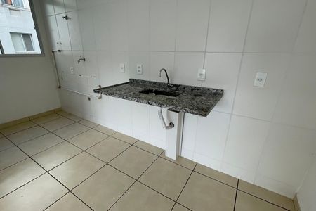 Cozinha de apartamento para alugar com 2 quartos, 46m² em Mantiquira, Duque de Caxias