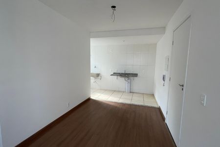 Sala de apartamento para alugar com 2 quartos, 46m² em Mantiquira, Duque de Caxias