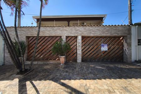 Casa para alugar com 160m², 3 quartos e 2 vagasPLACA INSTALADA NA FACHADA