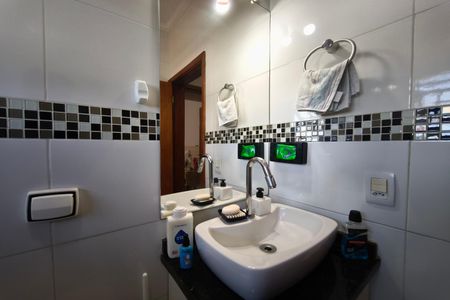 Casa para alugar com 160m², 3 quartos e 2 vagasBanheiro