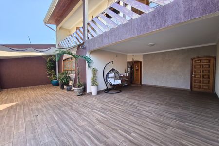 Casa para alugar com 160m², 3 quartos e 2 vagasQuintal - Garagem
