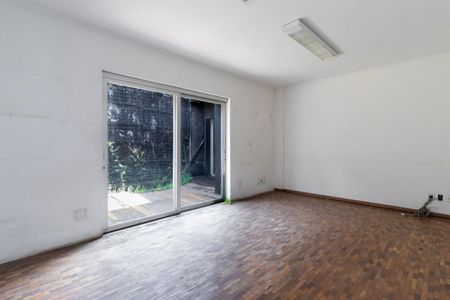 Casa à venda com 4 quartos, 337m² em Sumaré, São Paulo
