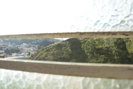 Vista Área de Serviço de apartamento para alugar com 2 quartos, 65m² em Santos Anjos, Juiz de Fora