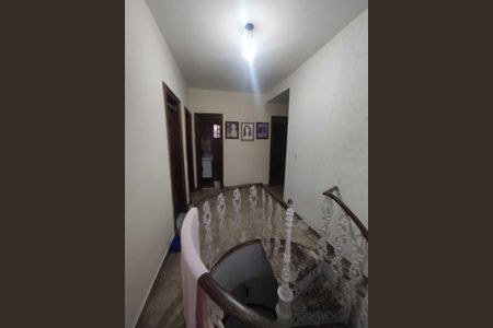 Escada de casa para alugar com 7 quartos, 276m² em Madureira, Rio de Janeiro