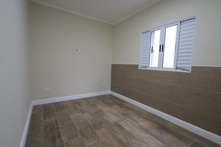 Casa para alugar com 130m², 2 quartos e 2 vagasQuarto 1