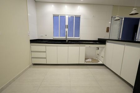 Casa para alugar com 130m², 2 quartos e 2 vagasCozinha