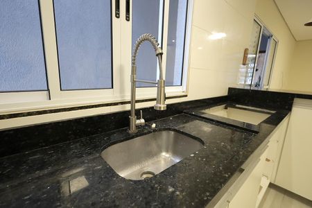 Casa para alugar com 130m², 2 quartos e 2 vagasCozinha