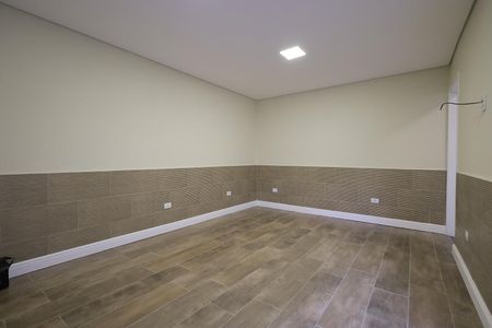 Casa para alugar com 130m², 2 quartos e 2 vagasQuarto Suíte