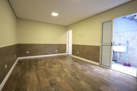 Casa para alugar com 130m², 2 quartos e 2 vagasQuarto Suíte