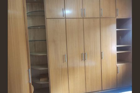 Casa à venda com 3 quartos, 212m² em Vila Mariza Mazzei, São Paulo
