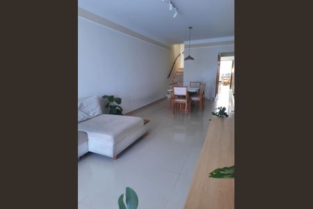 Casa à venda com 167m², 3 quartos e 3 vagas