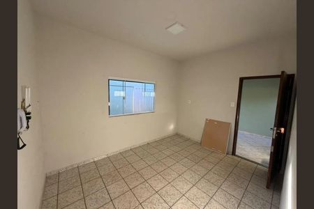 Quarto 2 de casa para alugar com 3 quartos, 115m² em Santa Mônica, Uberlândia