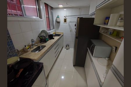 Cozinha de apartamento à venda com 2 quartos, 60m² em Fátima, Niterói