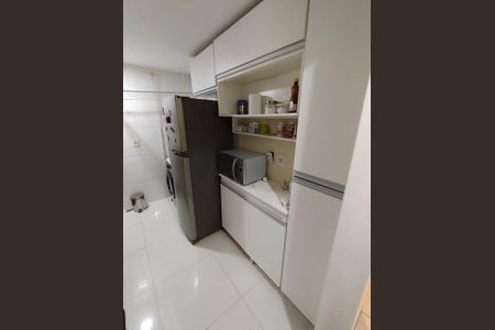 Cozinha de apartamento à venda com 2 quartos, 60m² em Fátima, Niterói