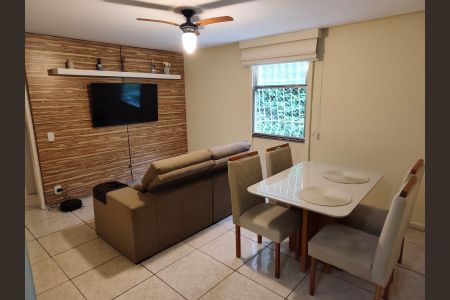 Sala de apartamento à venda com 2 quartos, 60m² em Fátima, Niterói