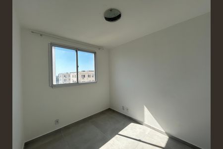Quarto 1 de apartamento para alugar com 2 quartos, 47m² em Rocha Miranda, Rio de Janeiro