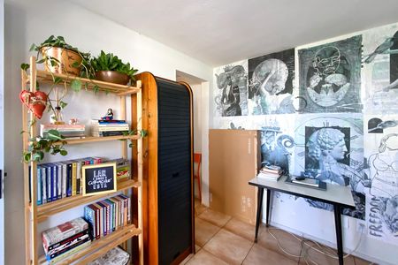 Casa à venda com 280m², 4 quartos e 2 vagas Casa à venda com 280m², 4 quartos e 2 vagasEdícula