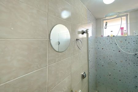 Casa à venda com 280m², 4 quartos e 2 vagas Casa à venda com 280m², 4 quartos e 2 vagasEdícula