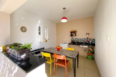 Casa à venda com 280m², 4 quartos e 2 vagas Casa à venda com 280m², 4 quartos e 2 vagasEspaço Gourmet