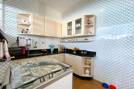Cozinha de casa à venda com 5 quartos, 280m² em Indaiá, Belo Horizonte