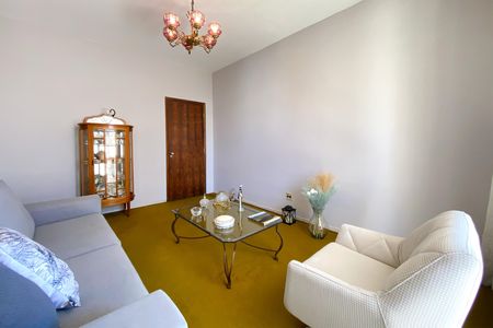 Casa à venda com 5 quartos, 280m² em Indaiá, Belo Horizonte