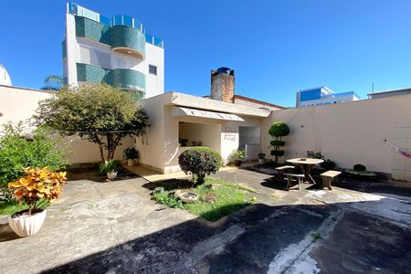 Quintal de casa à venda com 5 quartos, 280m² em Indaiá, Belo Horizonte
