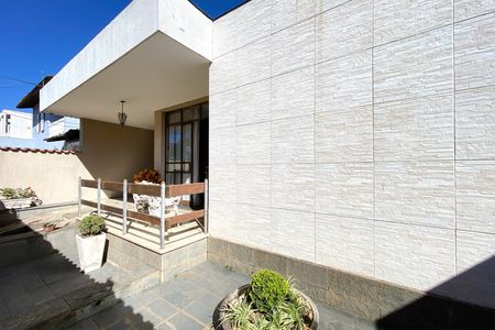 Varanda de casa à venda com 5 quartos, 280m² em Indaiá, Belo Horizonte