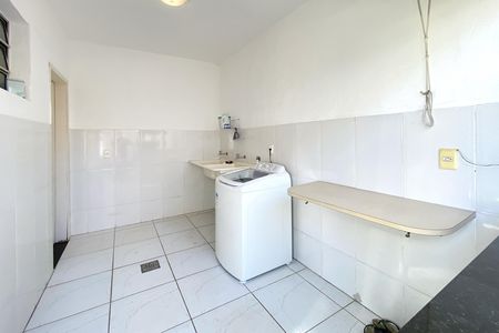 Casa à venda com 280m², 4 quartos e 2 vagas Casa à venda com 280m², 4 quartos e 2 vagasÁrea de Serviço