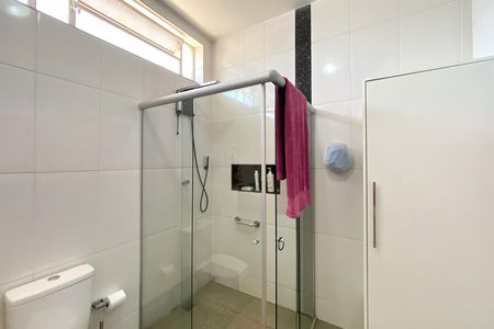 Casa à venda com 280m², 4 quartos e 2 vagas Casa à venda com 280m², 4 quartos e 2 vagasBanheiro