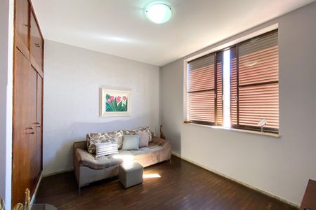 Casa à venda com 280m², 4 quartos e 2 vagas Casa à venda com 280m², 4 quartos e 2 vagasQuarto 3