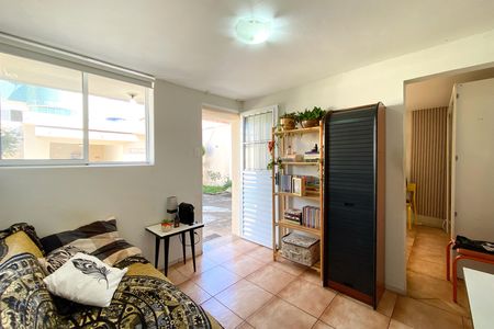 Casa à venda com 280m², 4 quartos e 2 vagas Casa à venda com 280m², 4 quartos e 2 vagasEdícula