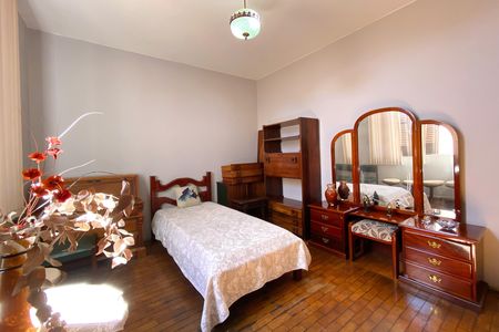 Casa à venda com 280m², 4 quartos e 2 vagas Casa à venda com 280m², 4 quartos e 2 vagasQuarto 1