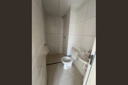 Banheiro de apartamento para alugar com 2 quartos, 36m² em Neves, São Gonçalo