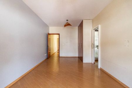 Casa à venda com 4 quartos, 300m² em Vila Anhanguera, São Paulo
