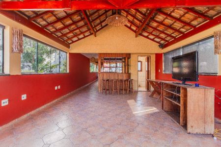 Casa à venda com 4 quartos, 300m² em Vila Anhanguera, São Paulo